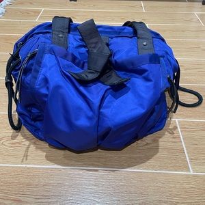 Lululemon duffel bag